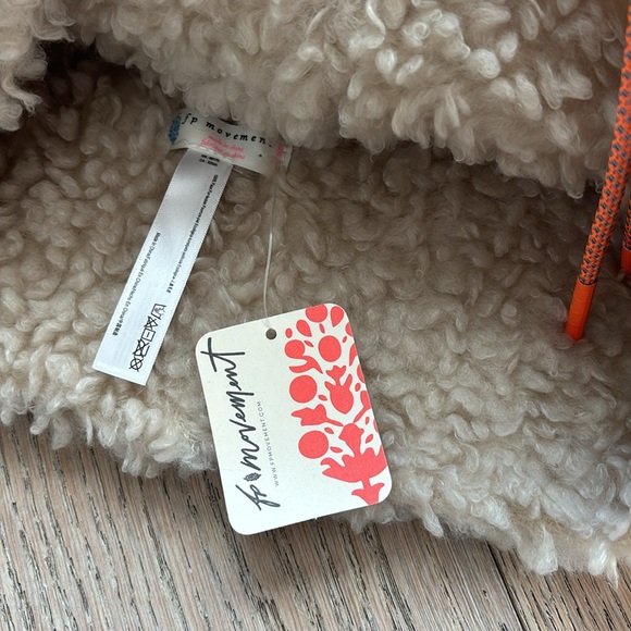 Free People Teddy Bear Backlava- see actual photos. NWT - Picture 5 of 6